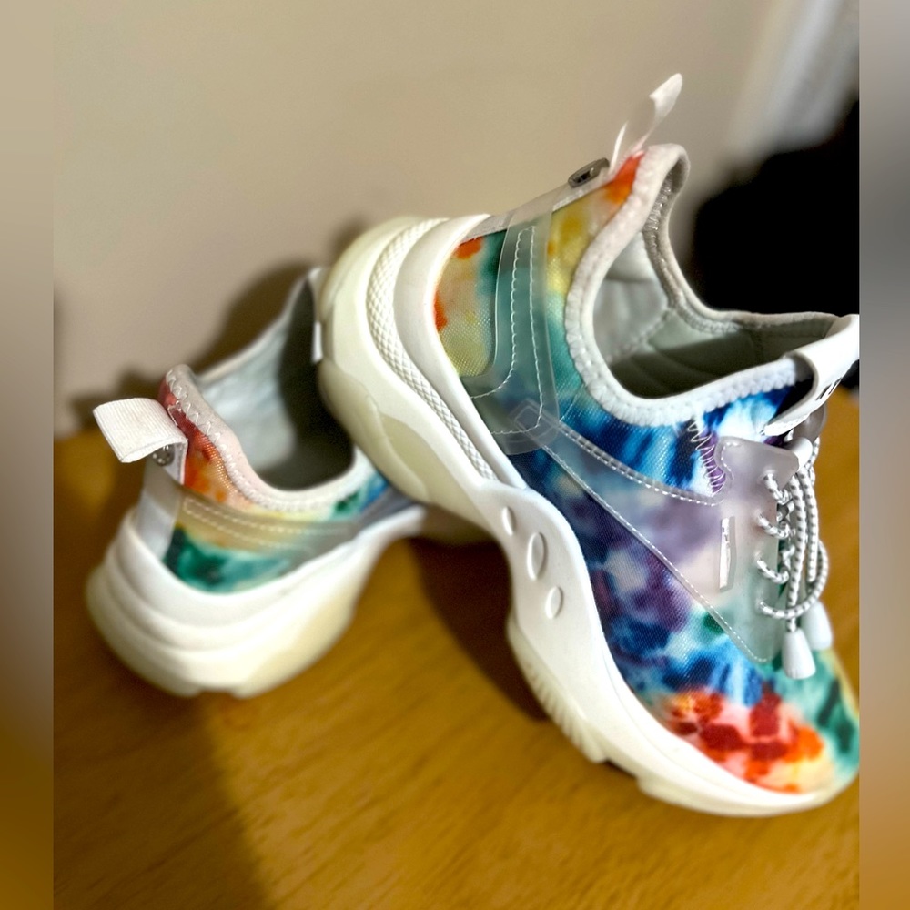 Steve Madden sneakers size 6.5